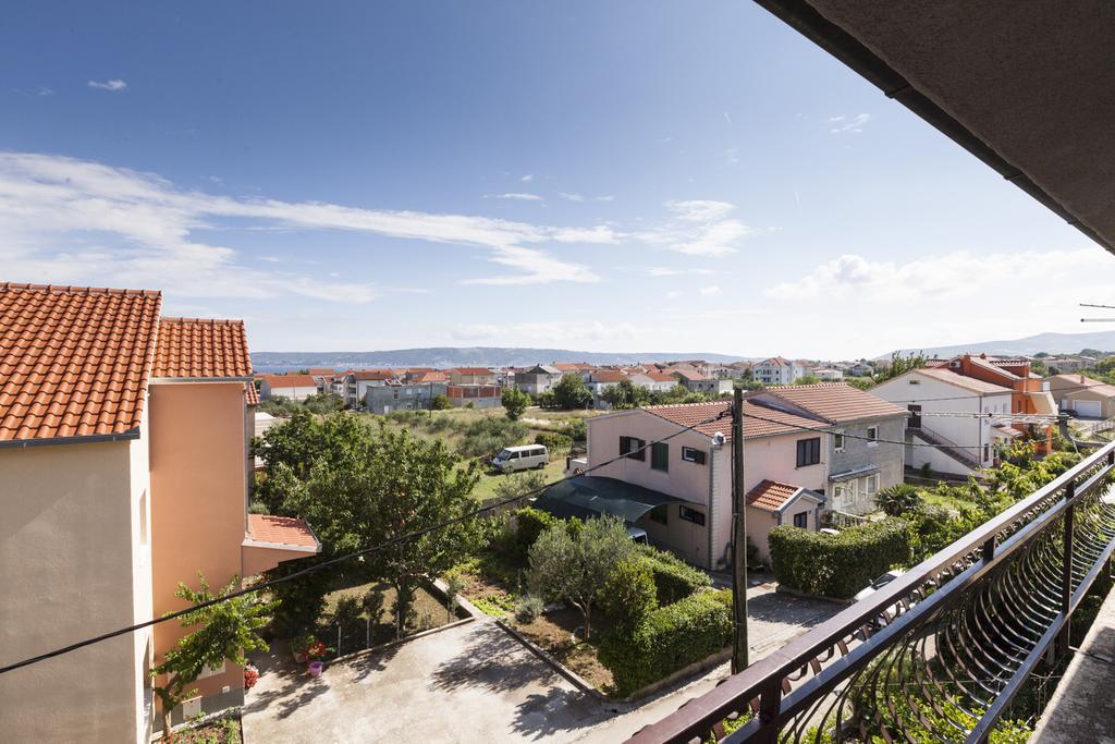 Apartment Dalmatia Kastela Exterior photo