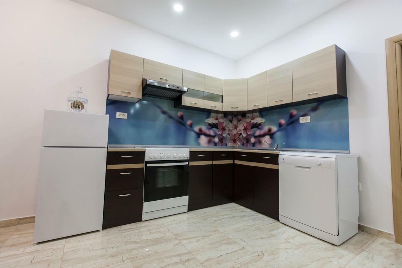 Apartment Dalmatia Kastela Exterior photo