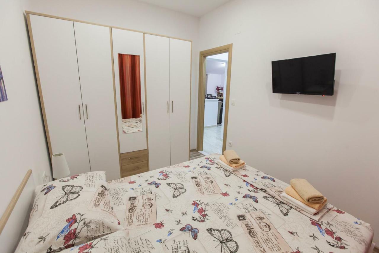 Apartment Dalmatia Kastela Exterior photo