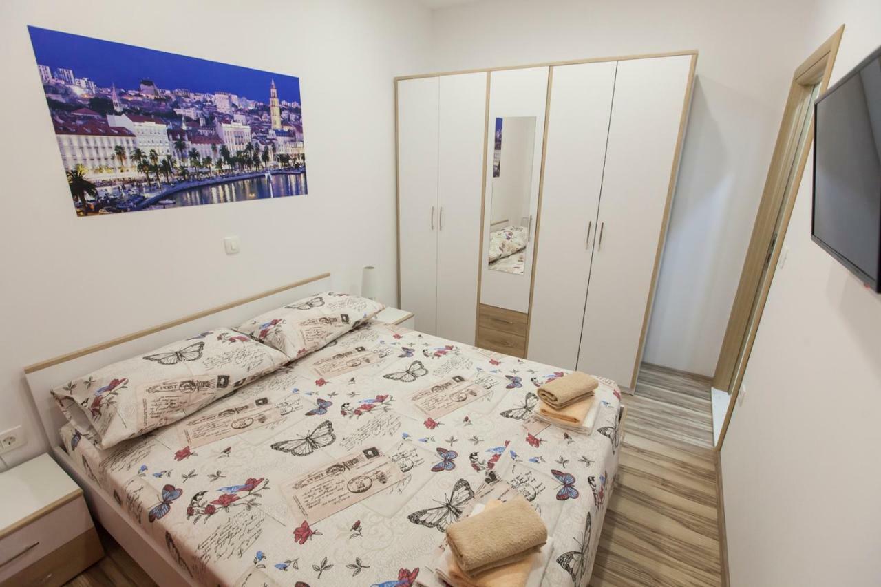 Apartment Dalmatia Kastela Exterior photo